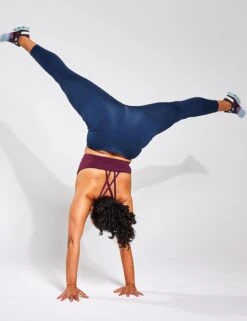 Kickstart Pocket 7/8 Legging - Navy -Outlet Elevate Activewear Store 070422 YMO Editorial 0753 04ed1c7c 28e4 4ea9 b2de ea8a225428af