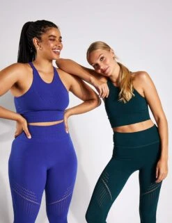 Full Circle Seamless Bra - Rainforest 15 Full Circle Seamless Bra - Rainforest -Outlet Elevate Activewear Store 071022 YMO Editorial 0043 5d98eb67 b208 4a34 b980 5fc42bf4528f