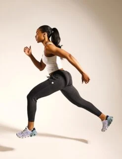 Vuori Performance Jogger - Charcoal Heather 15 Vuori Performance Jogger - Charcoal Heather -Outlet Elevate Activewear Store 160223 TSE WW EDITORIAL 0109