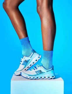 On Running Cloudvista - Frost/Mineral -Outlet Elevate Activewear Store 280922 TSE Urban Runner 0185 copy