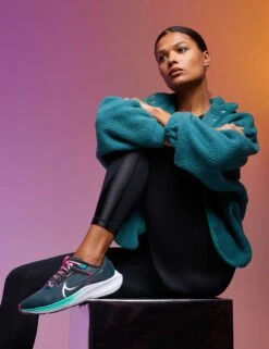 Nike Pegasus 40 Shoes - Deep Jungle/Black/White/Metallic Silver -Outlet Elevate Activewear Store 311023 TSE EDITORIAL 0642