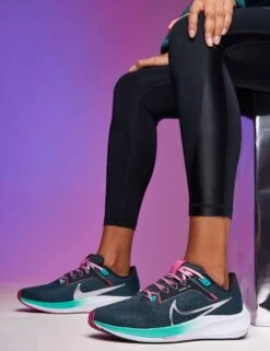 Nike Pegasus 40 Shoes - Deep Jungle/Black/White/Metallic Silver -Outlet Elevate Activewear Store 311023 TSE EDITORIAL 0661