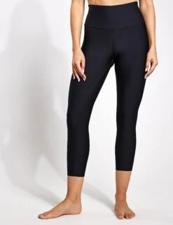 High Waisted Airlift Capri - Black -Outlet Elevate Activewear Store ALO High Waisted Airlift Capri OPL922 Black 0005