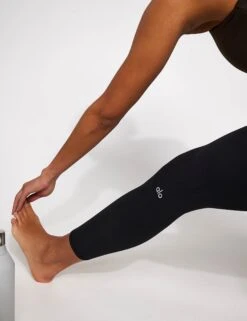 Alosoft High Waisted 7/8 Highlight Legging - Black -Outlet Elevate Activewear Store Alo Yoga ALOSOFT HIGH WAIST 7 8 HIGHLIGHT LEGGING W51104R BLACK 0021