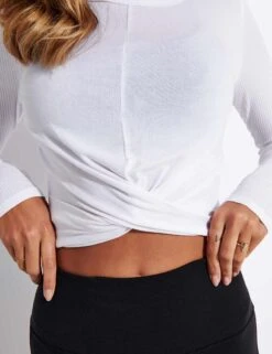 Cover Long Sleeve Top - White 7 Cover Long Sleeve Top - White -Outlet Elevate Activewear Store Alo Yoga COVER LONG SLEEVE TOP W3345R WHITE 0026