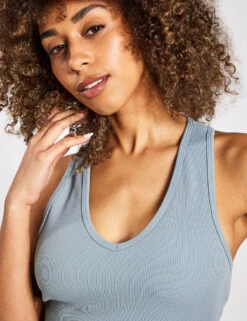 Goddess Ribbed Cropped Racerback Tank - Cosmic Grey -Outlet Elevate Activewear Store Alo Yoga GODDESS RIBBED CROPPED RACERBACK TANK W9565R CG COSMIC GREY 0024