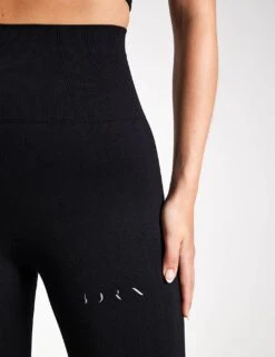 Born Nilay Seamless Legging - Black -Outlet Elevate Activewear Store BORN Legging Nilay I22SM80 L B Black 0005