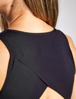 Born Nara Bra - Black -Outlet Elevate Activewear Store BORN Nara Perf Bra I22CS70 B Black 0033