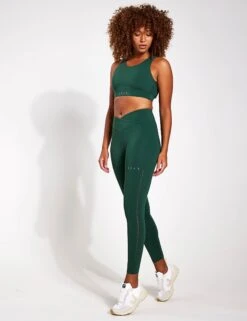 Born Nara Bra - Moss -Outlet Elevate Activewear Store BORN Nara Perf Bra I22CS70 BM Moss 0008