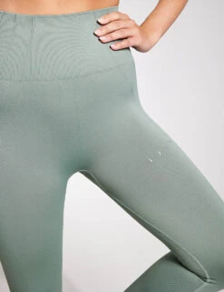 Born Nilay Seamless Legging - Sage -Outlet Elevate Activewear Store BORN Nilay Seamless Legging I22SM80 L Sage 0004