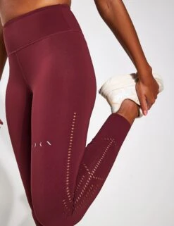 Born Saril Legging - Bordeaux 6 Born Saril Legging - Bordeaux -Outlet Elevate Activewear Store BORN Saril Perf Legging O22CS41 L B Bordeaux 0004