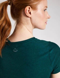 Beyond Yoga Featherweight On The Down Low Tee - Lunar Teal Heather -Outlet Elevate Activewear Store Beyond Yoga Featherweight Sunrise Cropped Pullover LWSD7868 Darkest Night 0079