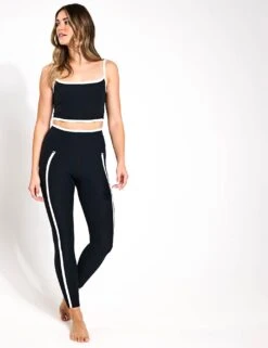 Beyond Yoga Spacedye New Moves High Cropped Tank - Darkest Night/Cloud White -Outlet Elevate Activewear Store Beyond Yoga Spacedye New Moves High Cropped Tank SD4679BLA S 0022