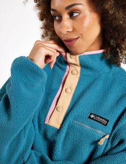 Columbia W Helvetia Cropped 1/2 S-Cloudburst, Can-Vista Blue, Spring Blue 6 Columbia W Helvetia Cropped 1/2 S-Cloudburst, Can-Vista Blue, Spring Blue -Outlet Elevate Activewear Store Columbia Helvetia Cropped Half Snap 2014561336 Vista Blue Spring Blue 0004