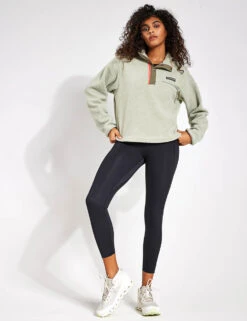 Columbia Helvetia Cropped Half Snap Fleece - Safari 7 Columbia Helvetia Cropped Half Snap Fleece - Safari -Outlet Elevate Activewear Store Columbia Helvetia Cropped Half Snap Fleece 2014561 Safari 00061