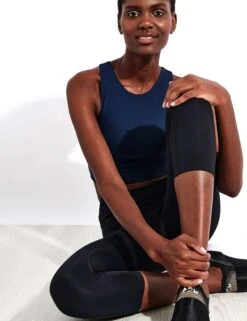 Compressive High Waisted Capri Legging - Black -Outlet Elevate Activewear Store Girlfriend Collective GC COMPRESSIVE HIGH RISE LEGGING CAPRI 54806 4012 JB BLACK 0022