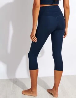 Compressive High Waisted Capri Legging - Midnight -Outlet Elevate Activewear Store Girlfriend Collective GC COMPRESSIVE HIGH RISE LEGGING CAPRI 4012 TC MIDNIGHT 0017