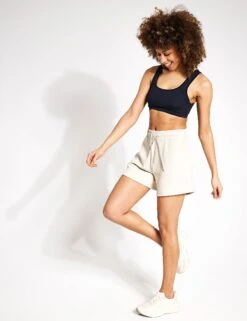 Relaxed High Waisted Shorts - Beige -Outlet Elevate Activewear Store Goodmove Luxe short 6599A BEI 0006