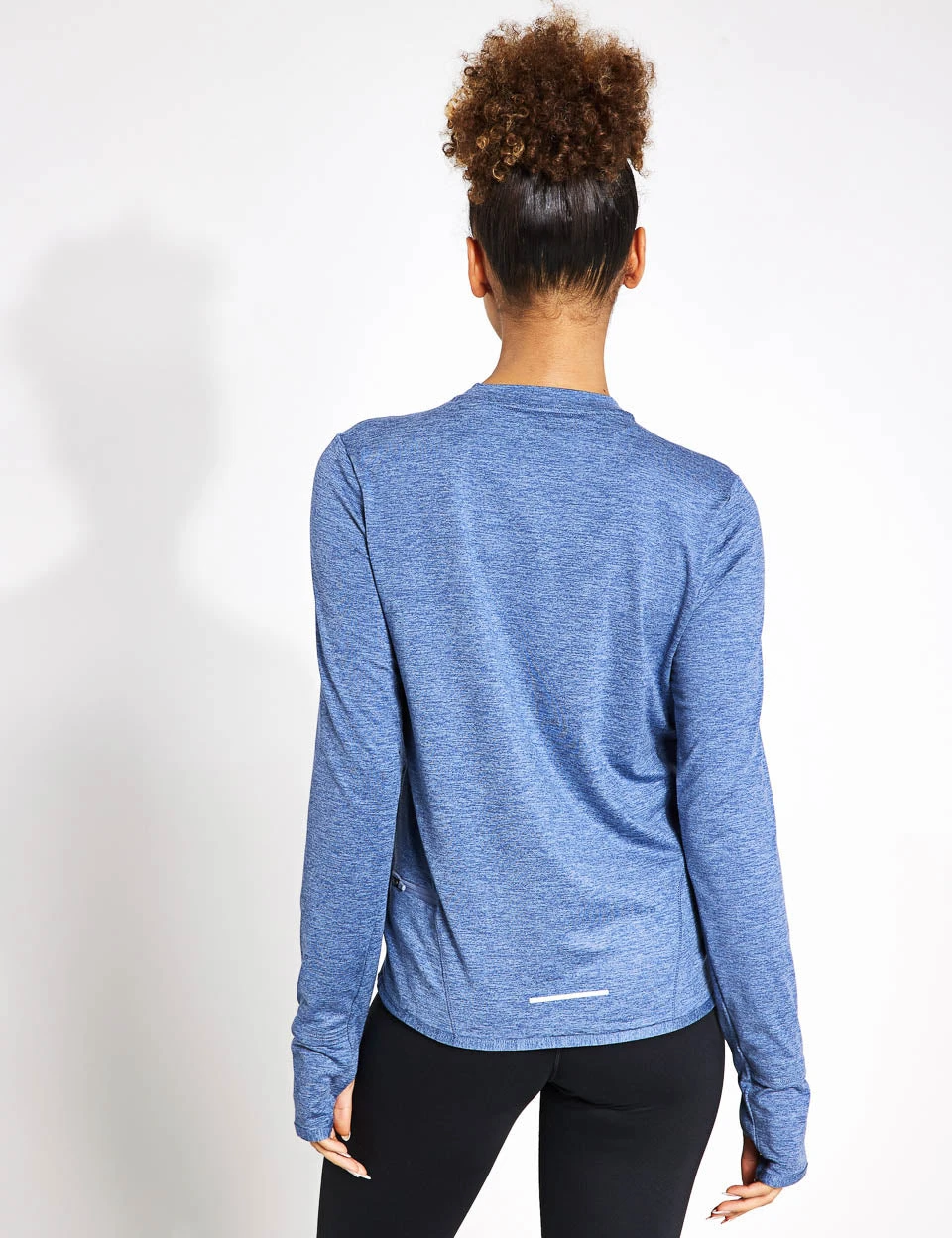 Nike Dri-FIT Swift Element UV Crew Neck Top - Ashen Slate/Reflective Silver 2 Nike Dri-FIT Swift Element UV Crew Neck Top - Ashen Slate/Reflective Silver - Image 2