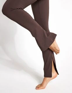 Nike One High Waisted Split-Hem Leggings - Baroque Brown -Outlet Elevate Activewear Store Nike nike one hw split hem leggings brown fn4148 237 0021