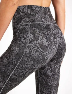 Puma Studio Foundations High Waisted 7/8 Tights - Black 9 Puma Studio Foundations High Waisted 7/8 Tights - Black -Outlet Elevate Activewear Store PUMA STUDIO FOUNDATIONS HW 7 8 AOP TIGHT 52485001 Puma Black 0014