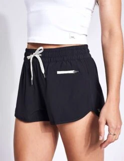 Vuori Clementine Short 2.0 - Black -Outlet Elevate Activewear Store VUORI CLEMENTINE SHORT 2 0 VW3000 BLK BLACK 0005