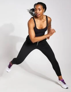 Vuori Daily Crop - Black -Outlet Elevate Activewear Store VUORI DAILY CROP VW1027 BLK BLACK 0019