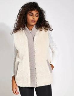 Varley Covey Reversible Quilt Gilet - Dove/Sandshell -Outlet Elevate Activewear Store Varley Covey Reversible Quilt Gilet VAR01598 Dove Sandshell 0033