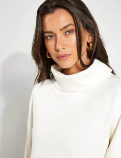 Varley Freya Sweat - Egret -Outlet Elevate Activewear Store Varley FREYA SWEAT VAR01168 egret 0025