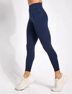 Varley The Freesoft Set - Sky Captain -Outlet Elevate Activewear Store Varley Freesoft High rise legging 25 VAR01817 SKY 0002 bd0668c1 5475 4e2e b924 5546b22d40e0