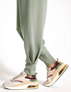 Varley The Relaxed Pant 27.5" - Shadow -Outlet Elevate Activewear Store Varley The Relaxed Pant 27 5 VAR01652 Shadow 0004