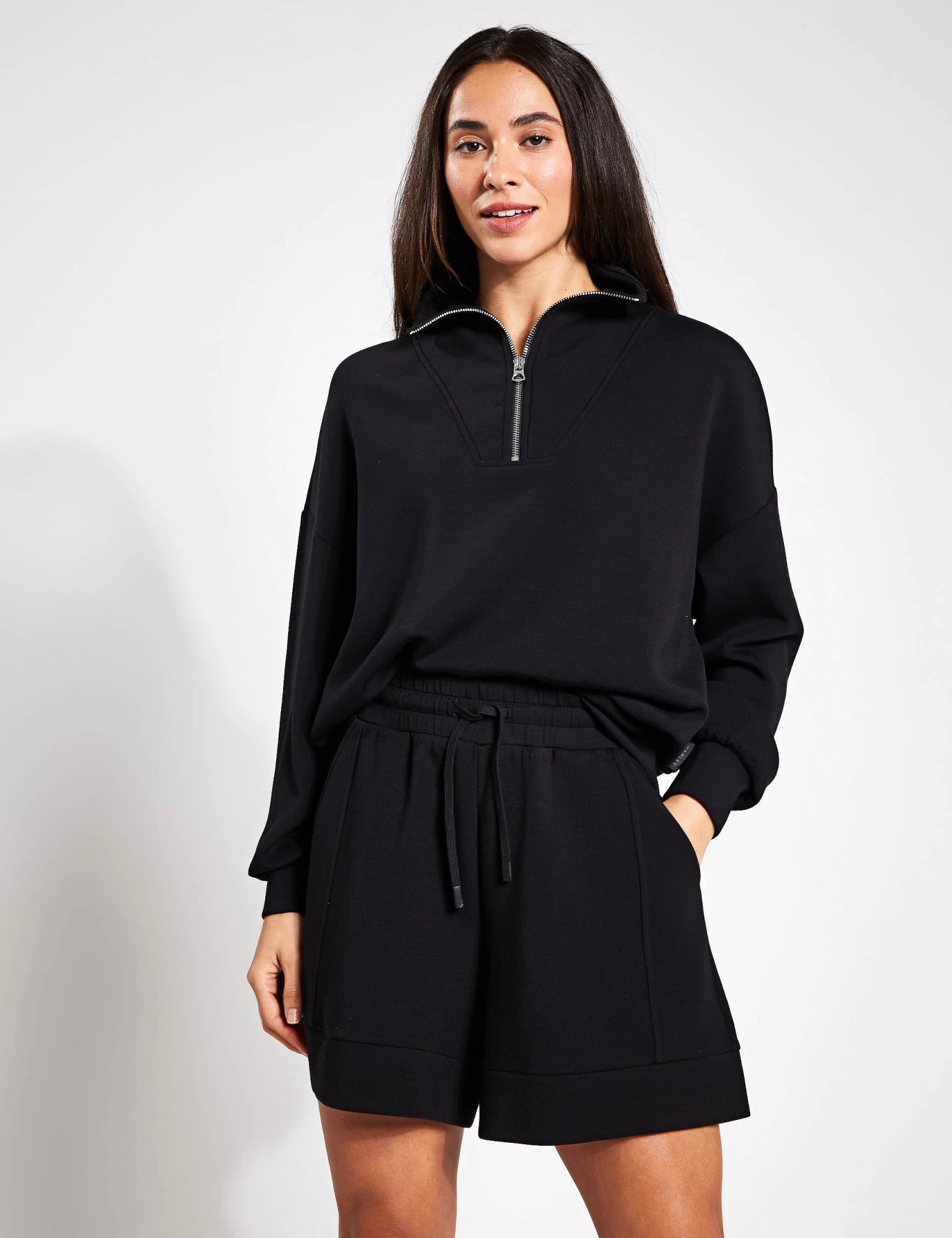 Varley Alder High Waisted Short 5" - Black 4 Varley Alder High Waisted Short 5" - Black - Image 4