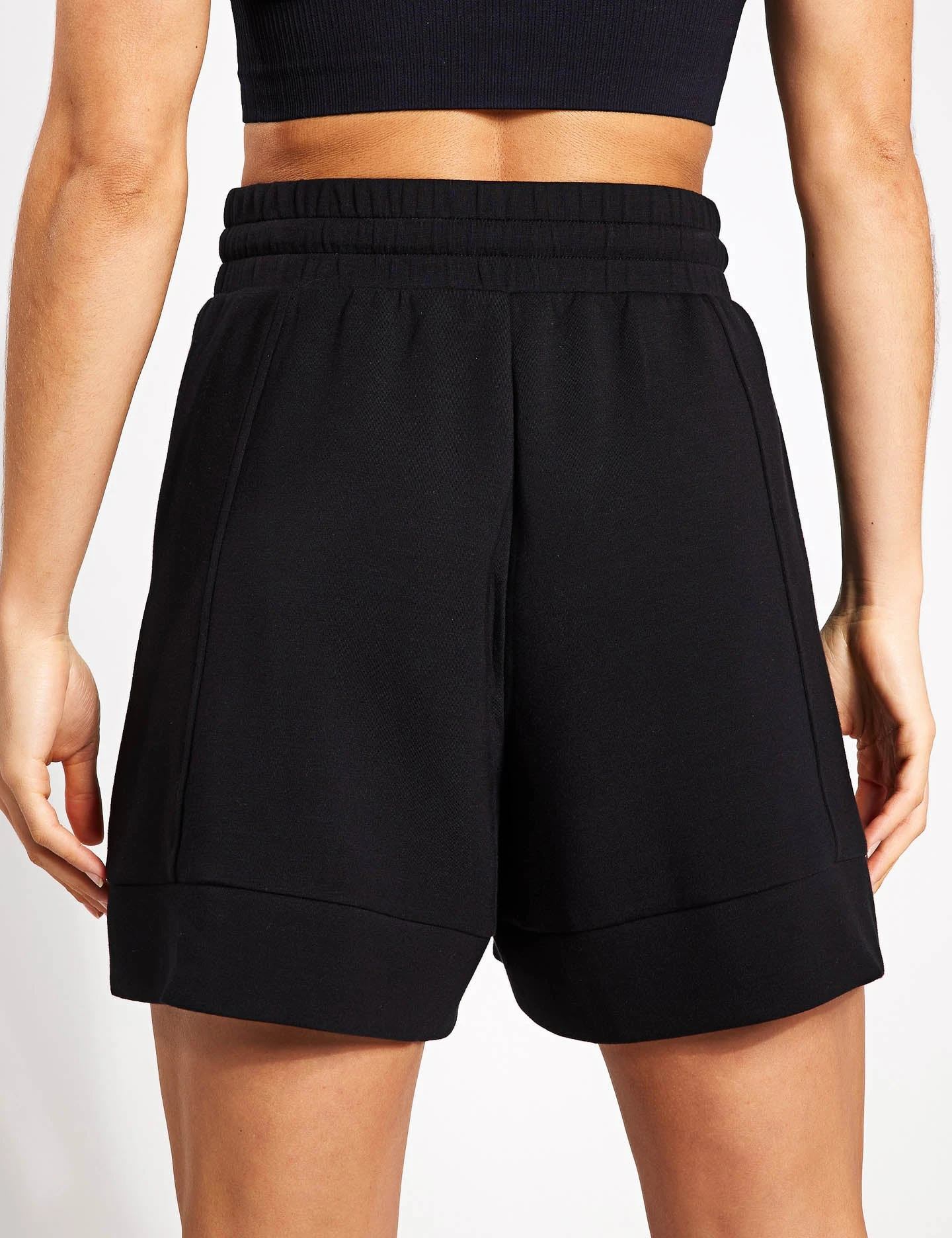 Varley Alder High Waisted Short 5" - Black 2 Varley Alder High Waisted Short 5" - Black - Image 2