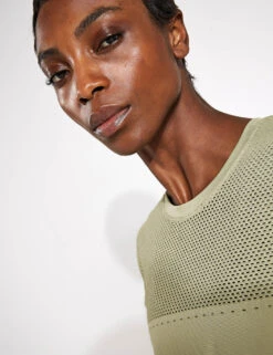 Varley Calloway Boxy Tee - Tea -Outlet Elevate Activewear Store Varley calloway boxy tee VAR01779 BEI Tea 0027