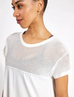 Varley Calloway Boxy Tee - Snow White 7 Varley Calloway Boxy Tee - Snow White -Outlet Elevate Activewear Store Varley calloway boxy tee VAR01779 WHI snow white 0004