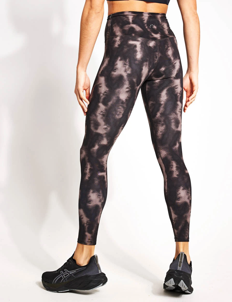 Varley Let's Move High Waisted Legging 25" - Plum Blurred Aztec 2 Varley Let's Move High Waisted Legging 25" - Plum Blurred Aztec - Image 2