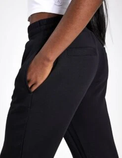 Varley The Slim Cuff Pant 27.5" - Black -Outlet Elevate Activewear Store Varley the slim cuff pant 27 5 VAR01714 BLA black 0011