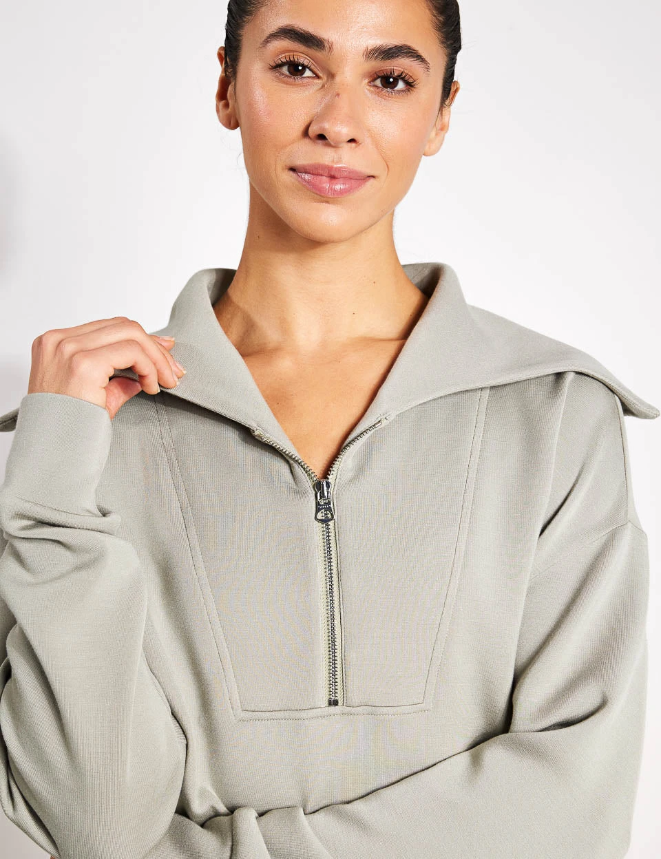 Varley Yates Half-Zip Sweat - Seagrass 3 Varley Yates Half-Zip Sweat - Seagrass - Image 3