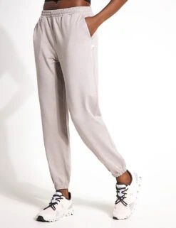 Vuori Boyfriend Jogger - Soft Pewter Heather