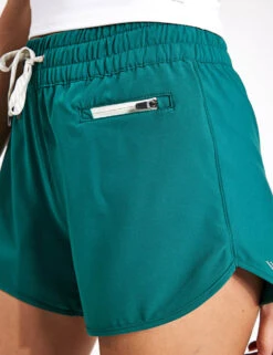 Vuori Clementine 4" Short 2.0 - Ivy -Outlet Elevate Activewear Store Vuori Clementine 4 Short 2 0 VW3004 IVY Ivy 0036