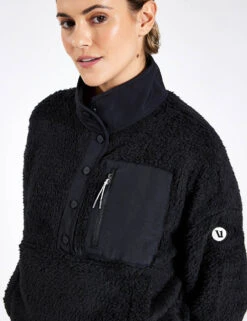 Vuori Cozy Sherpa Popover - Black 7 Vuori Cozy Sherpa Popover - Black -Outlet Elevate Activewear Store Vuori Cozy Sherpa Popover VW549 BLK Black 0004