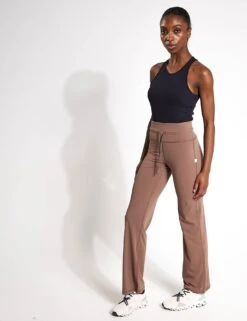 Vuori Daily Wideleg - Clove -Outlet Elevate Activewear Store Vuori Daily Wideleg VW489 CLV Clove 0011