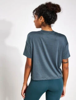 Vuori Energy Tee - Cape Heather 8 Vuori Energy Tee - Cape Heather -Outlet Elevate Activewear Store Vuori Energy Tee Cape Heather VW1011 HCP Cape Heather 0014