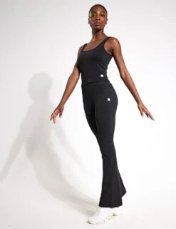 Vuori Halo Essential Tank - Black Heather -Outlet Elevate Activewear Store Vuori Halo Essential Tank VW1089 HBK Black Heather 0004