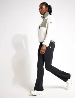 Vuori Halo Slim Flare - Black Heather -Outlet Elevate Activewear Store Vuori Halo Slim Flare VW4063 HBK Black Heather 0001