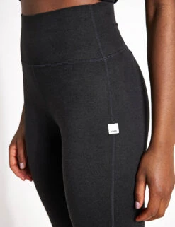 Vuori Halo Slim Flare - Black Heather -Outlet Elevate Activewear Store Vuori Halo Slim Flare VW4063 HBK Black Heather 0004