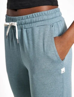 Vuori Performance Jogger - Iron Heather -Outlet Elevate Activewear Store Vuori Performance Jogger VW303 HIR Iron Heather 0029