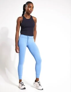 Vuori Pose Plyo Tank - Black -Outlet Elevate Activewear Store Vuori Pose Plyo Tank VW1009 BLK Black 0015