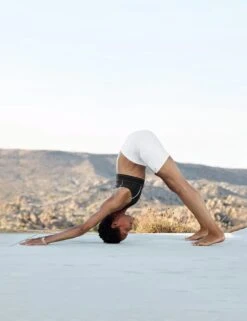 Airlift Suit Up Bra - Black -Outlet Elevate Activewear Store alo yoga airlift suit up bra black W9360R 8