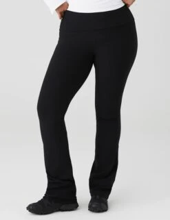 Alosoft Low-Rise Foldover Bootcut Legging - Black 14 Alosoft Low-Rise Foldover Bootcut Legging - Black -Outlet Elevate Activewear Store alo yoga alosoft low rise foldover bootcut legging black W51239R 5